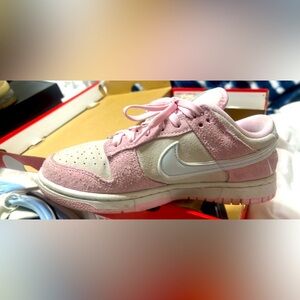 Women’s dunks